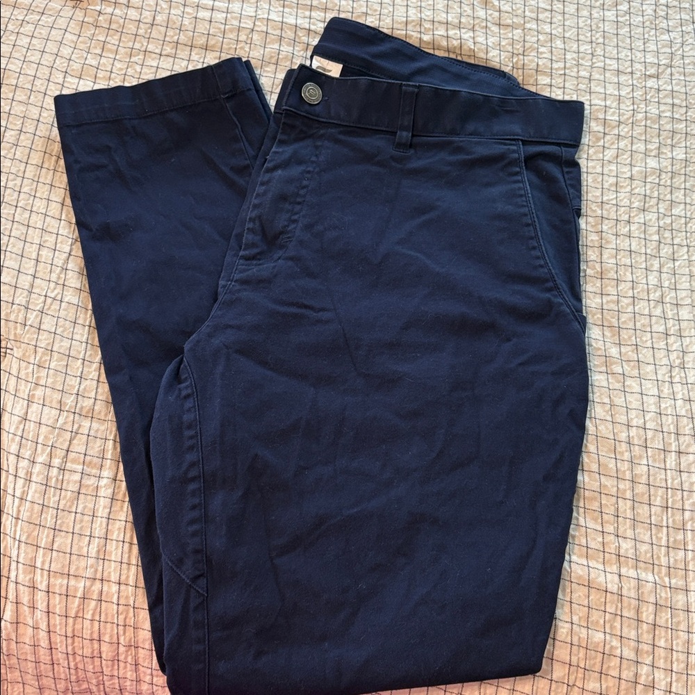 Fabletics Men’s Navy Blue Chino Pants 34 x 32. Hidden zipper pocket
